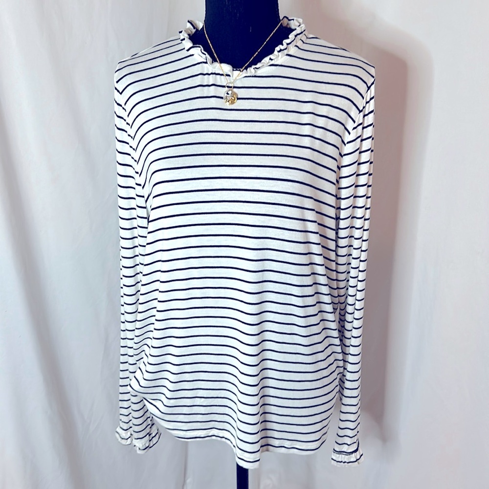 NWOT KAILEIGH long sleeve top - black/white